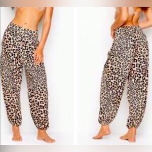 VICTORIAS SECRET Casual Leopard Print Pants size x small